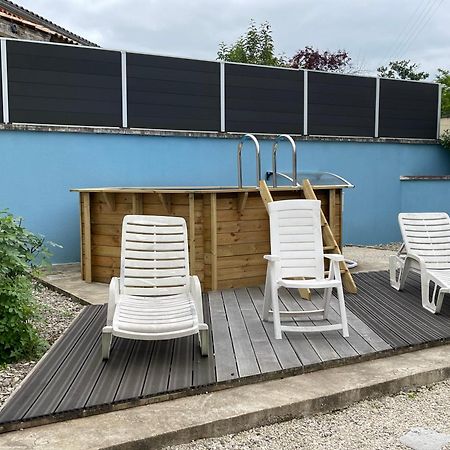 Une Pause A Bergerac Exteriör bild