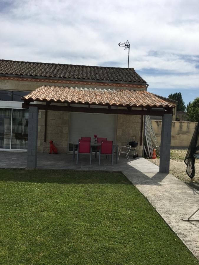 Une Pause A Bergerac Exteriör bild