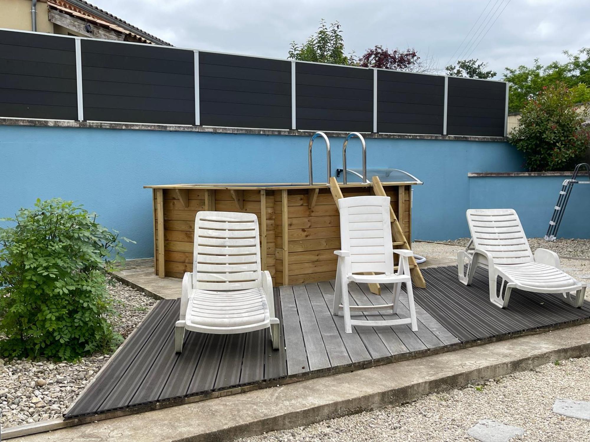 Une Pause A Bergerac Exteriör bild