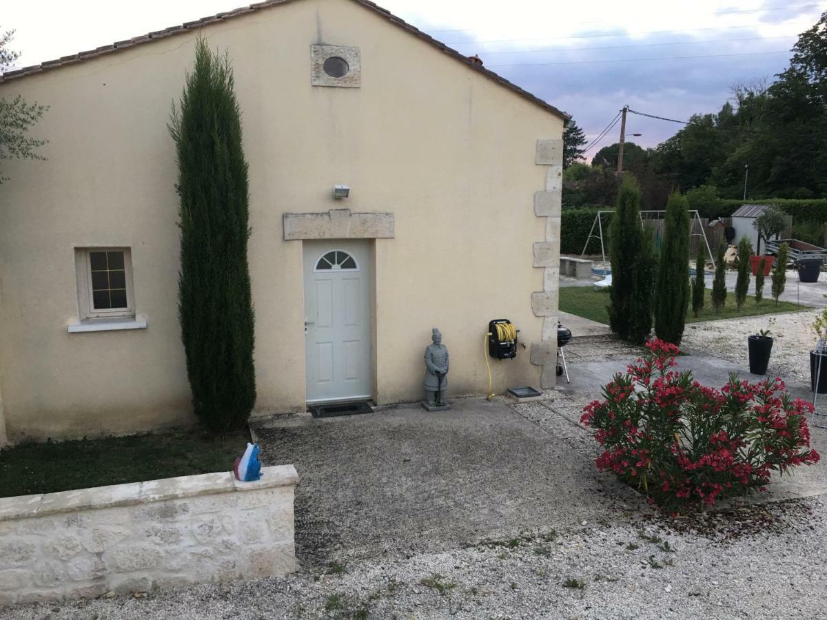 Une Pause A Bergerac Exteriör bild