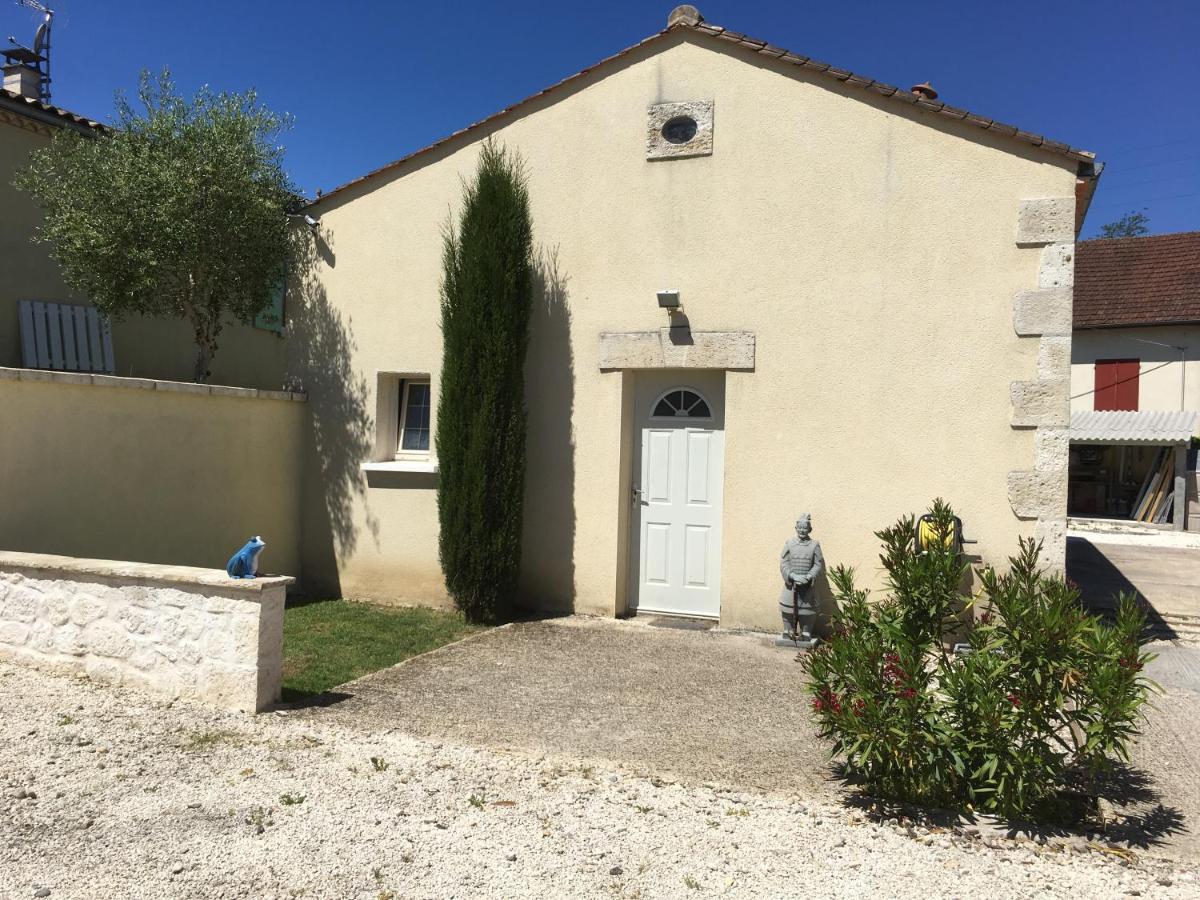 Une Pause A Bergerac Exteriör bild